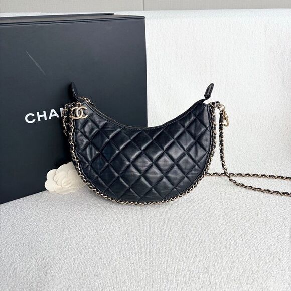 Chanel Women Pre-Loved Bag Very Good Condition - Picture 2 of 9